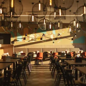 - The Niu, Sparrow By Ihg *** Ratisbona
